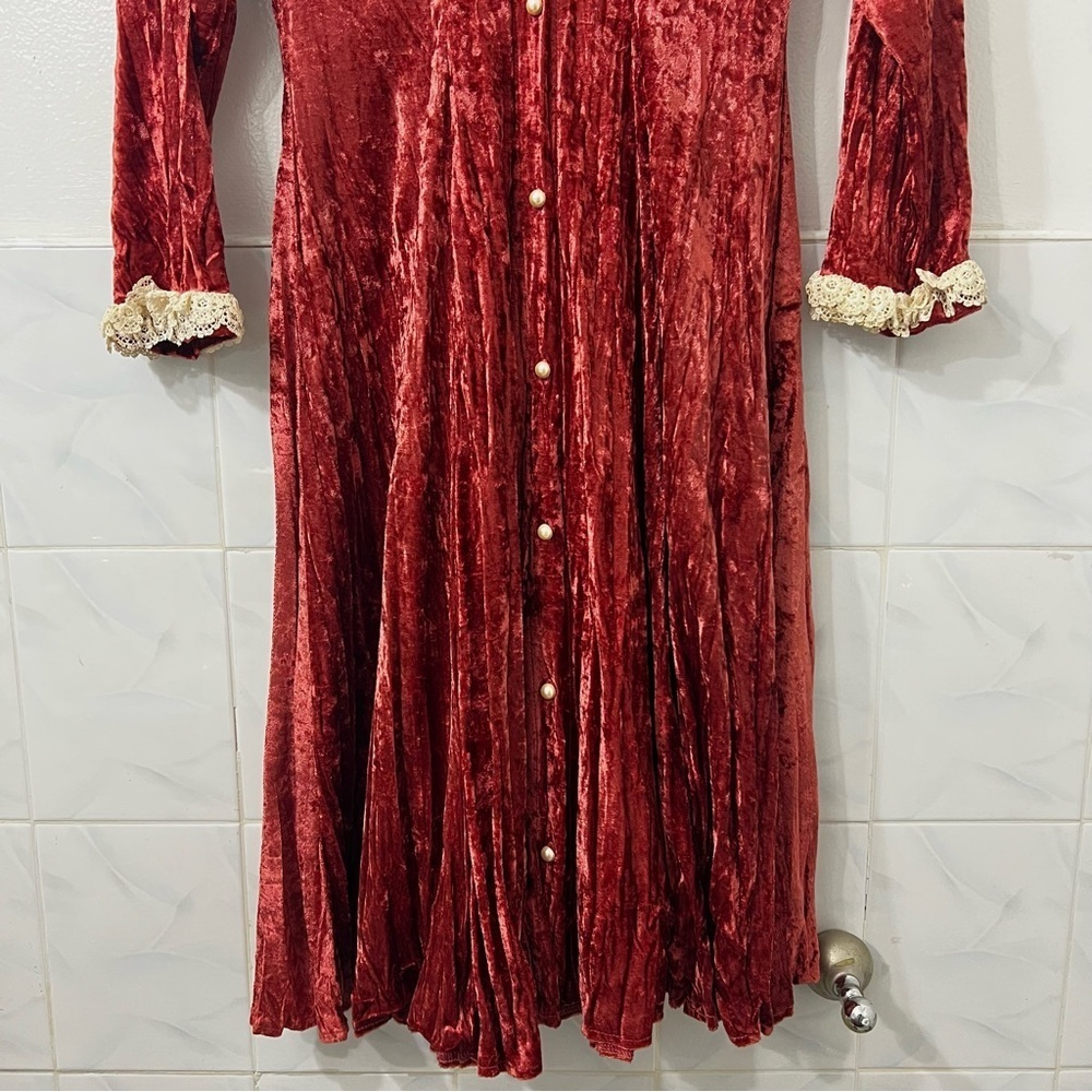 Vintage XS Red Crushed Velvet Midi Dress Victorian Whimsigoth Fairy Grunge 70s - Picture 3 of 11